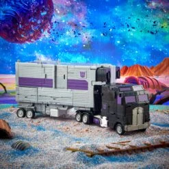 Hasbro Transformers Generations Legacy Action Figure - Commander Motormaster -Children Toys Store f2987 dio tra legacy commander 0004 online 2000sq