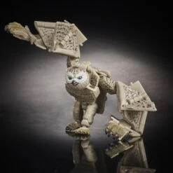 Hasbro Dungeons & Dragons Action Figure - White Owlbear -Children Toys Store f5214 prod dd collectible white owlbear 101 online 2000sq