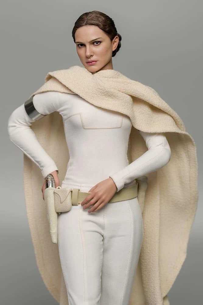 *PRE-ORDER Padme Amidala - Star Wars Hot Toys Collectibles 1/6 Scale Action Figure 5 *PRE-ORDER Padme Amidala - Star Wars Hot Toys Collectibles 1/6 Scale Action Figure - Image 5